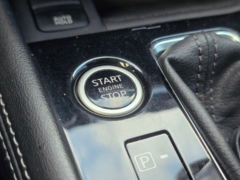 Used 2022 Nissan Kicks SV image 38