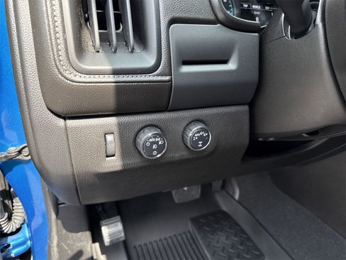 Used 2022 GMC Canyon Elevation w/ Elevation Premium Package image 16