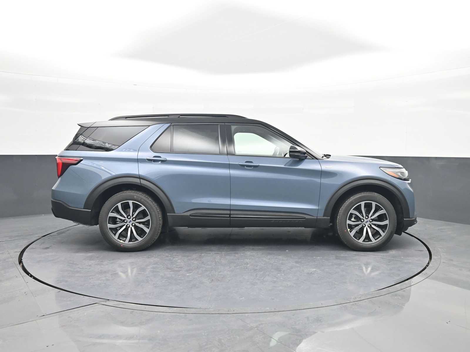 New 2026 Ford Explorer ST-Line AWD/4WD image 9