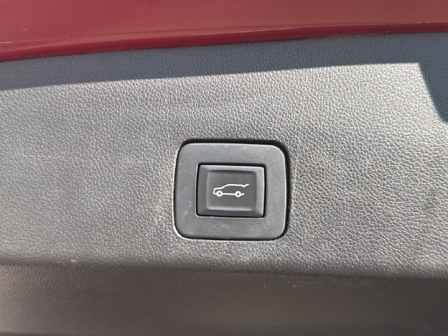 Used 2020 Buick Encore GX Essence w/ Experience Buick Package FWD image 37