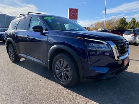 New 2025 Nissan Pathfinder SV image 8