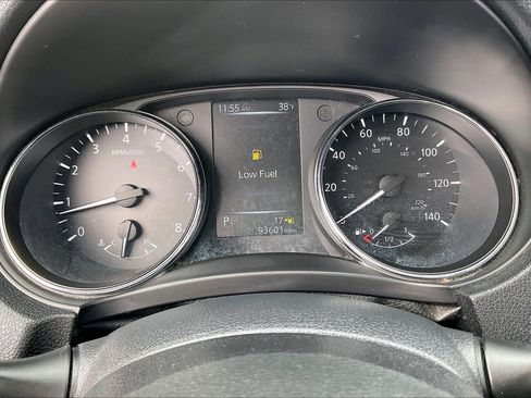 Used 2017 Nissan Rogue SL w/ SL Premium Package image 19