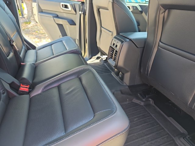 Used 2025 Ford Bronco Outer Banks AWD/4WD image 12