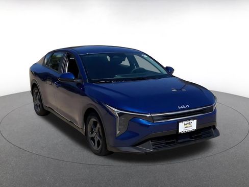 Used 2025 Kia K4 LXS image 2