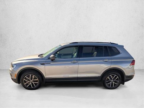 Used 2021 Volkswagen Tiguan SE image 8