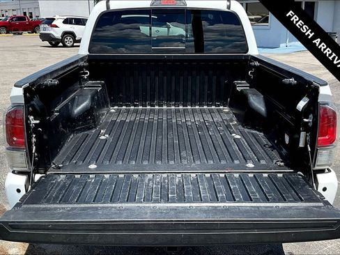 Used 2023 Toyota Tacoma Limited image 7