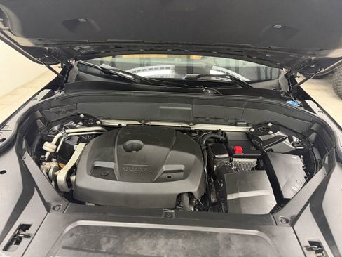Used 2016 Volvo XC90 T6 Momentum w/ Momentum Plus Package AWD/4WD image 35
