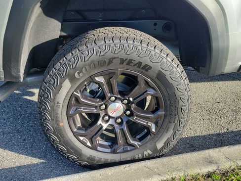 Used 2024 GMC Canyon Elevation w/ Convenience Package image 14