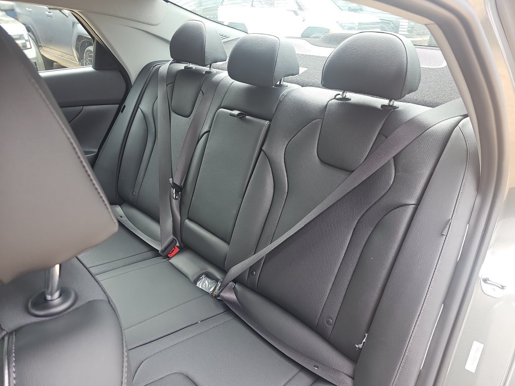 New 2026 Hyundai Elantra Limited FWD image 13