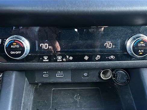 Used 2024 Mitsubishi Outlander SE image 27