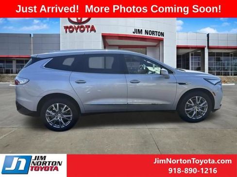 Used 2022 Buick Enclave Essence w/ Experience Buick Package AWD/4WD image 7