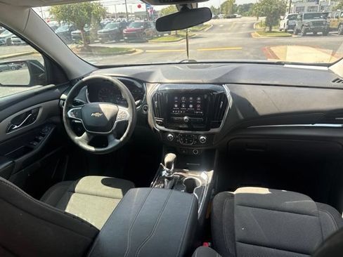 Used 2021 Chevrolet Traverse LS FWD image 24
