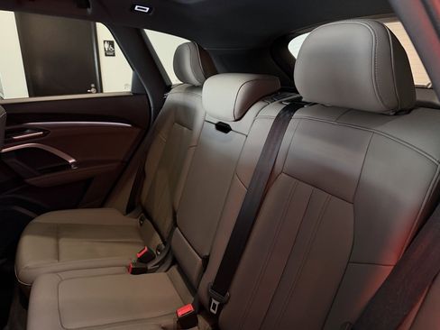 Used 2025 Audi Q5 Premium w/ Convenience Package image 24