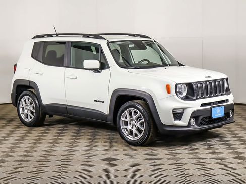 Used 2019 Jeep Renegade Latitude FWD image 2