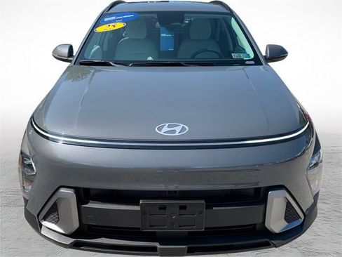 Certified 2025 Hyundai Kona SEL AWD/4WD image 8