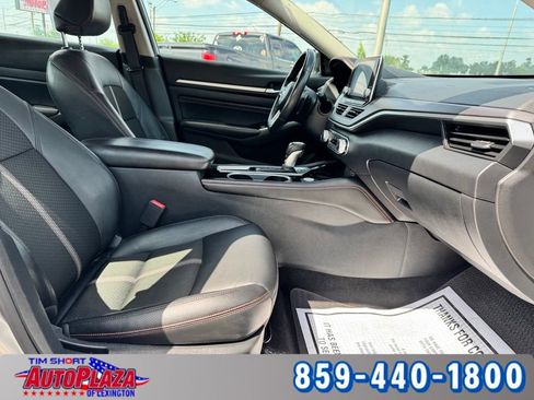 Used 2023 Nissan Altima 2.5 SR FWD image 43