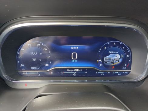 Used 2024 Chevrolet Suburban LT image 17