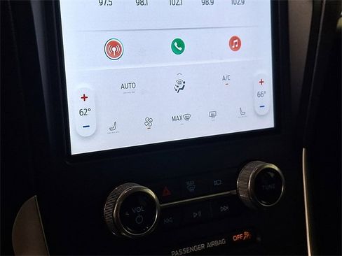 Used 2022 Ford Edge SEL image 18