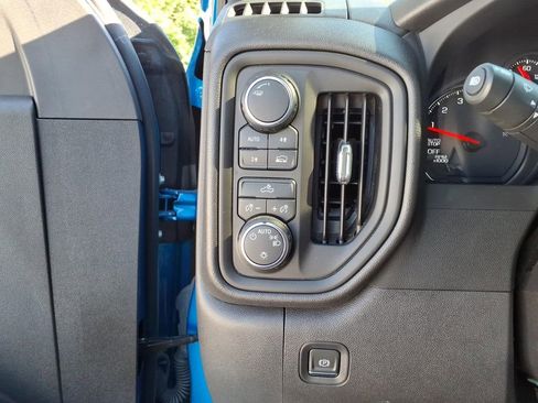 Used 2024 Chevrolet Silverado 1500 Custom image 18