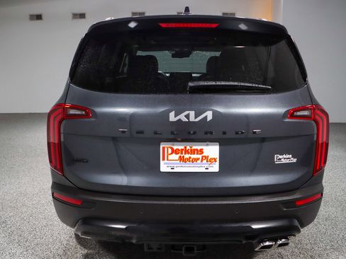 Used 2022 Kia Telluride EX w/ EX Premium Package image 8