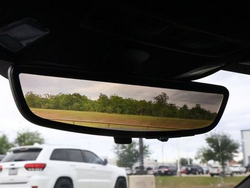 Used 2023 Chevrolet Corvette Stingray Preferred Cpe w/ Z51 Performance Package RWD image 27