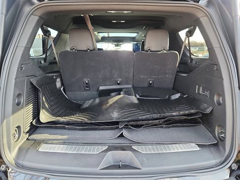 Used 2025 Chevrolet Suburban Premier image 36
