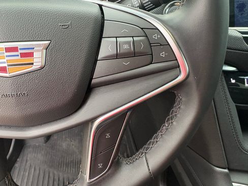 Used 2025 Cadillac XT5 Luxury w/ LPO, Floor Liner Package FWD image 14