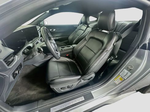 Used 2025 Ford Mustang Premium RWD image 13