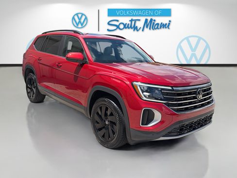 Used 2024 Volkswagen Atlas SE w/ Panoramic Sunroof Package FWD image 1