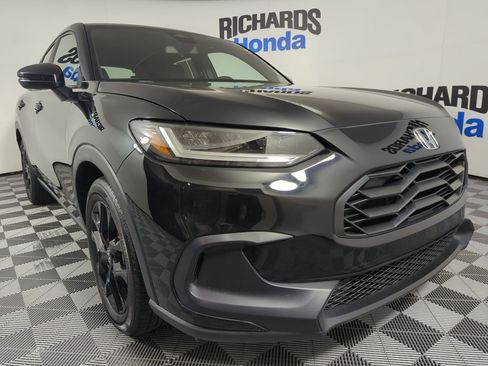 Certified 2025 Honda HR-V Sport image 7