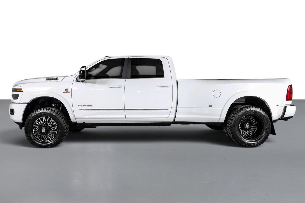 Used 2025 RAM 3500 Limited AWD/4WD image 12