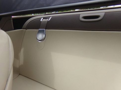 Used 2009 Mercedes-Benz SL 550 image 32