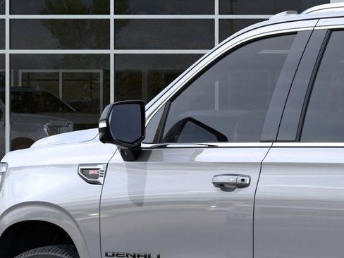 New 2026 GMC Yukon XL Denali AWD/4WD image 12