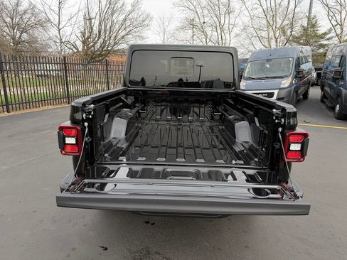 New 2026 Jeep Gladiator Sport image 7
