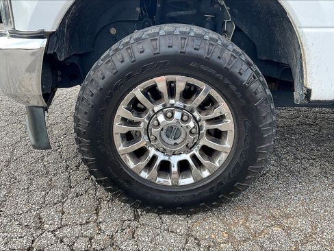 Used 2020 Ford F250 XLT w/ XLT Premium Package AWD/4WD image 3