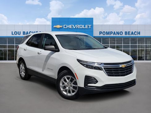 Used 2024 Chevrolet Equinox LS w/ LS Convenience Package image 1