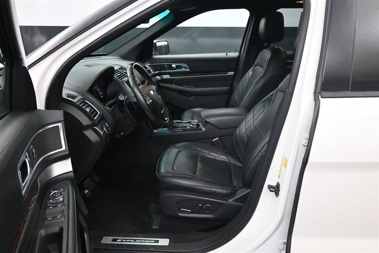 Used 2017 Ford Explorer Platinum AWD/4WD image 11
