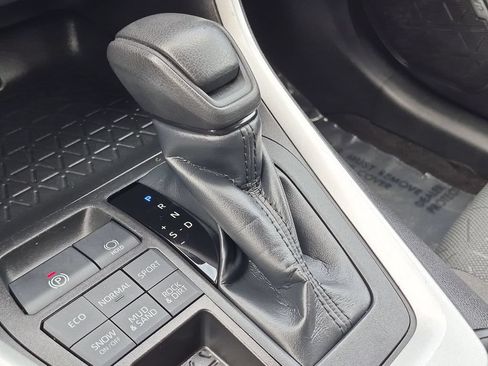 Used 2023 Toyota RAV4 XLE AWD/4WD image 26