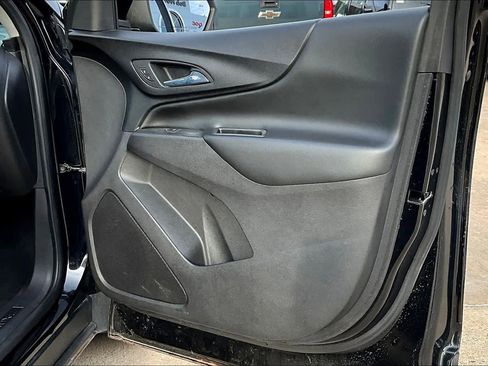 Used 2020 Chevrolet Equinox LT w/ Driver Convenience Package image 19