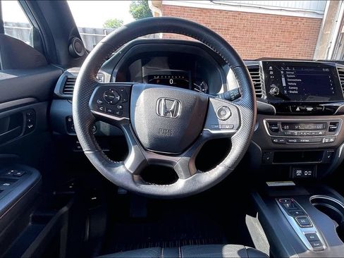 Used 2023 Honda Passport TrailSport image 5