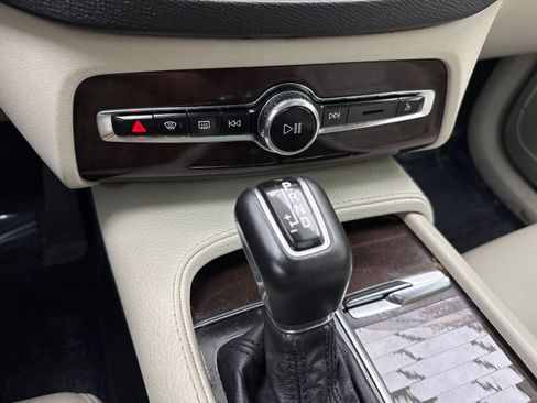 Used 2017 Volvo XC90 T6 Momentum w/ Vision Package AWD/4WD image 29