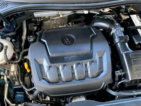 Used 2020 Volkswagen Tiguan SE image 32