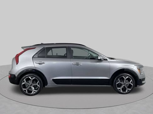 Used 2023 Kia Niro SX Touring FWD image 42