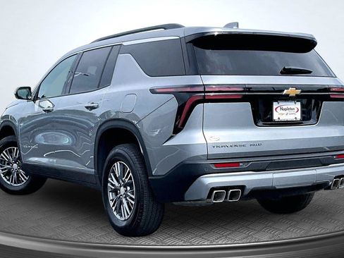 Used 2026 Chevrolet Traverse LT AWD/4WD image 13