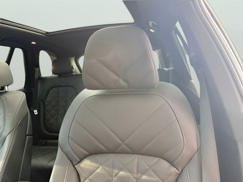 Used 2025 BMW X5 xDrive40i w/ M Sport Package AWD/4WD image 17