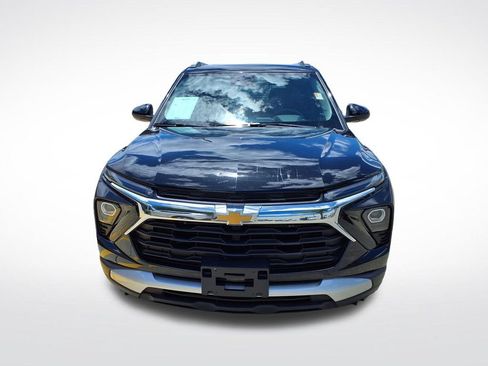 Used 2025 Chevrolet TrailBlazer LT FWD image 2