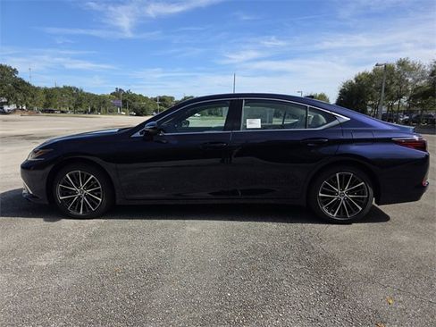 New 2025 Lexus ES 350 w/ Premium Package image 6