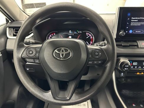 Used 2025 Toyota RAV4 XLE FWD image 18