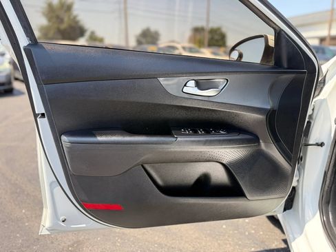 Used 2020 Kia Forte LXS FWD image 31