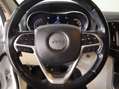 Used 2022 Jeep Grand Cherokee Limited RWD image 3